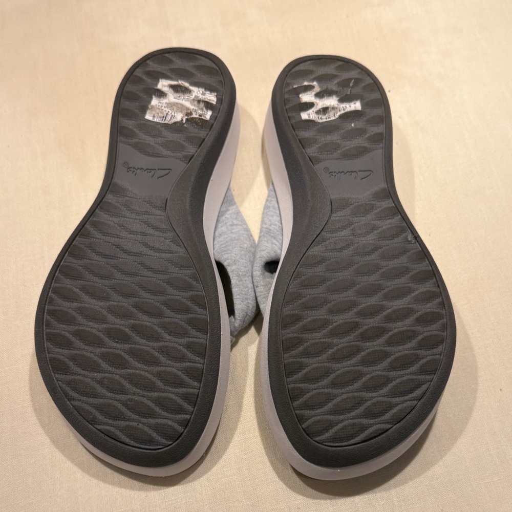 Cloudsteppers by Clarks Gray Knot Sandals - Picture 2 of 3